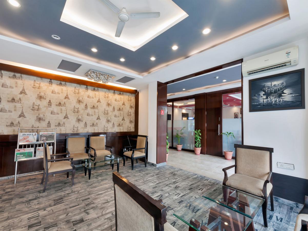 Hotel Oyo 9841 The Vivir 1 à Noida Extérieur photo