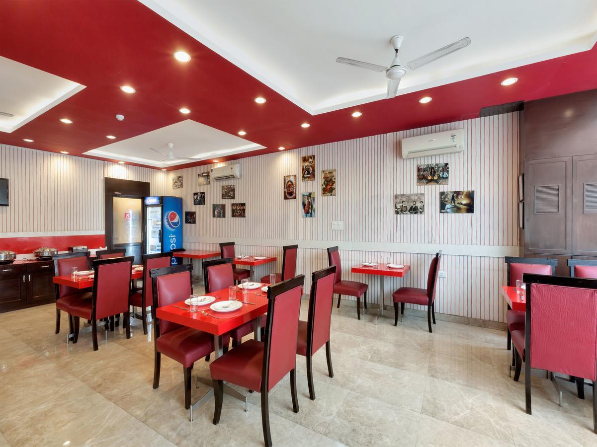 Hotel Oyo 9841 The Vivir 1 à Noida Extérieur photo