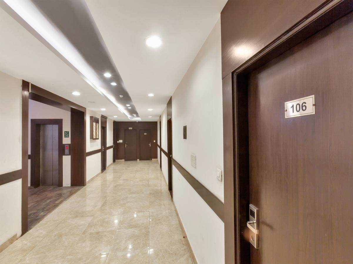 Hotel Oyo 9841 The Vivir 1 à Noida Extérieur photo